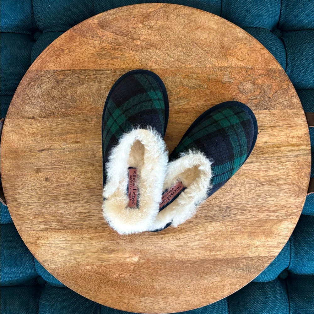 Vineyard Vines Slippers